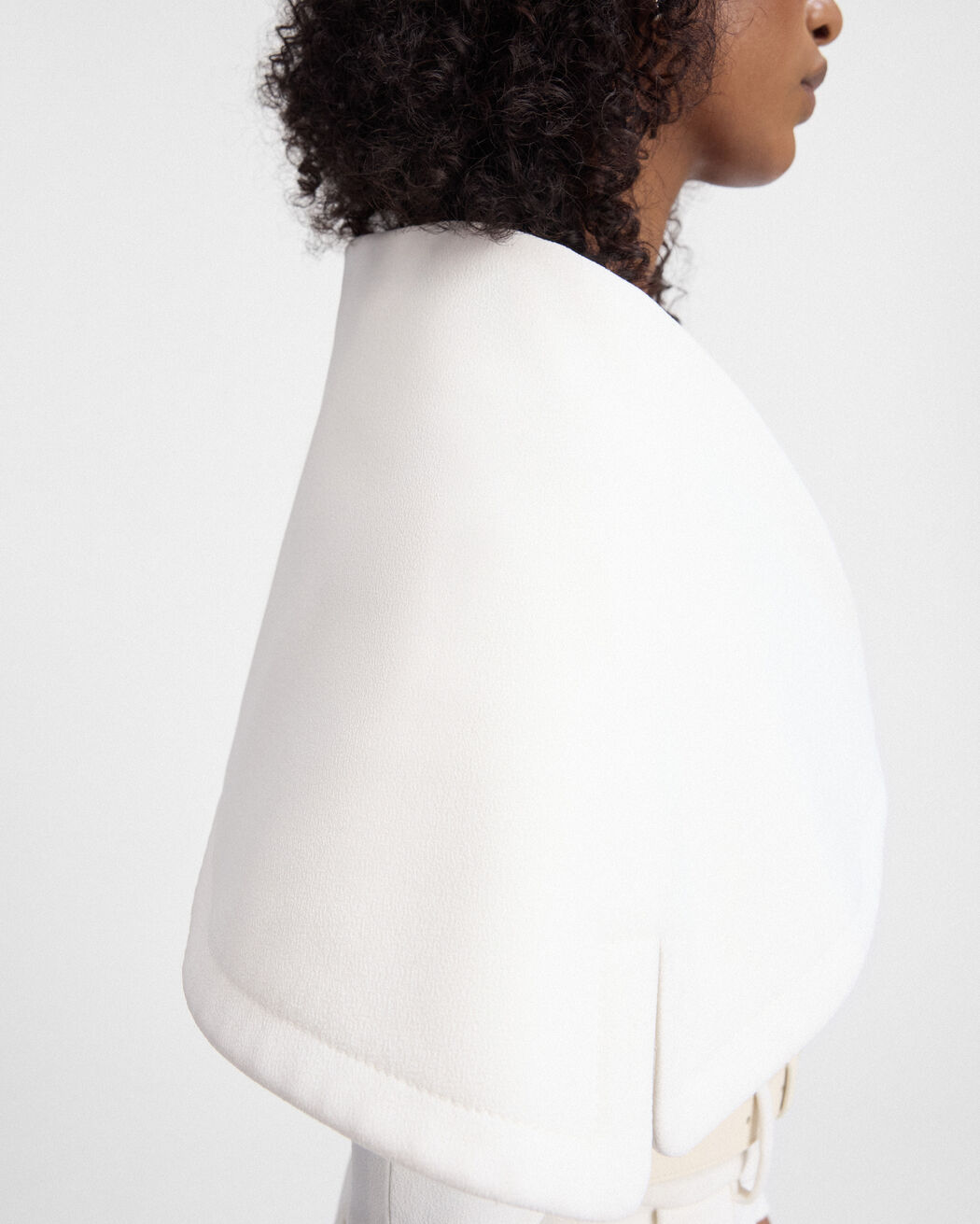 جاكيت La Veste Giacca jacquemus جاكيت la veste giacca