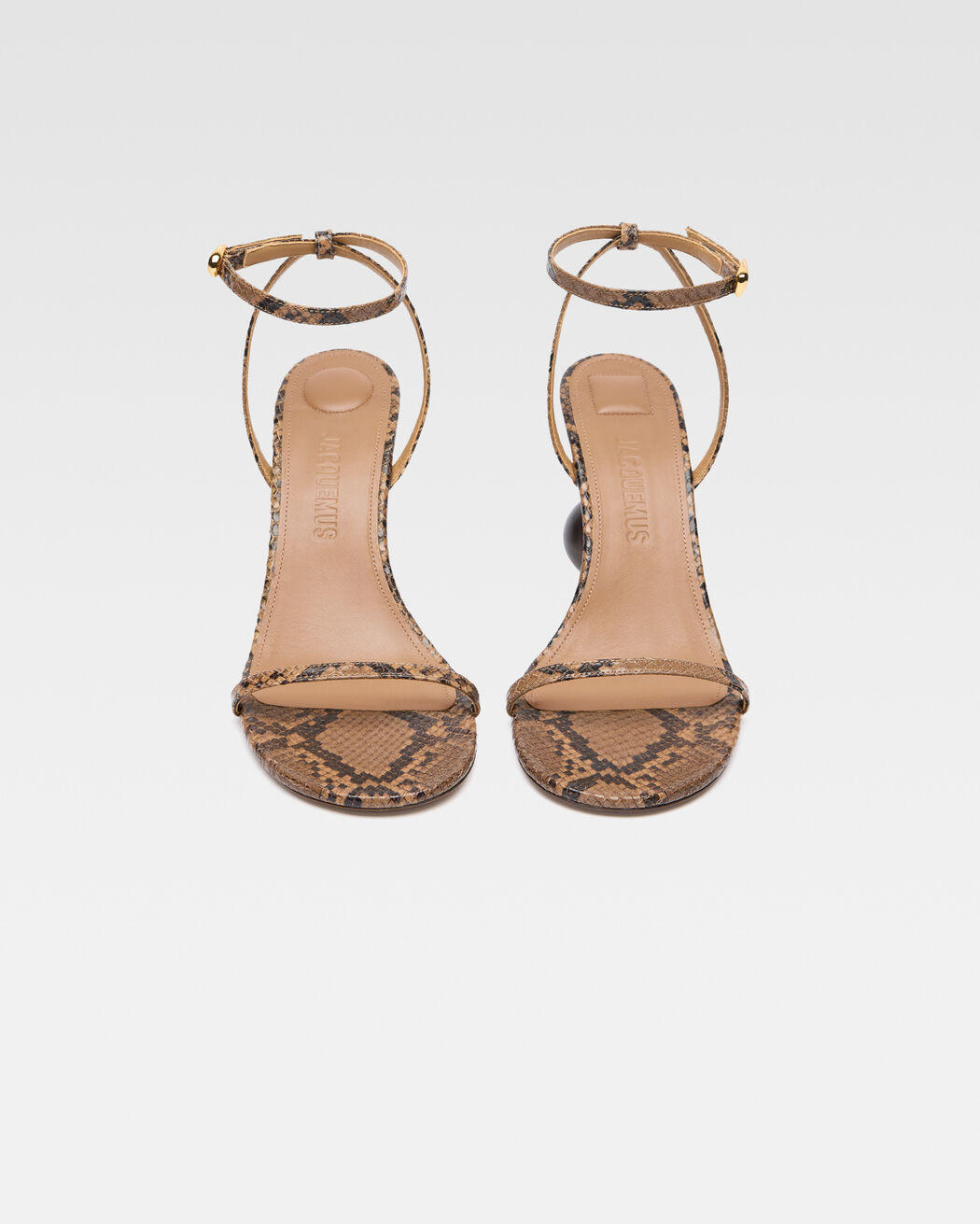 The Bisou صندل jacquemus the bisou صندل