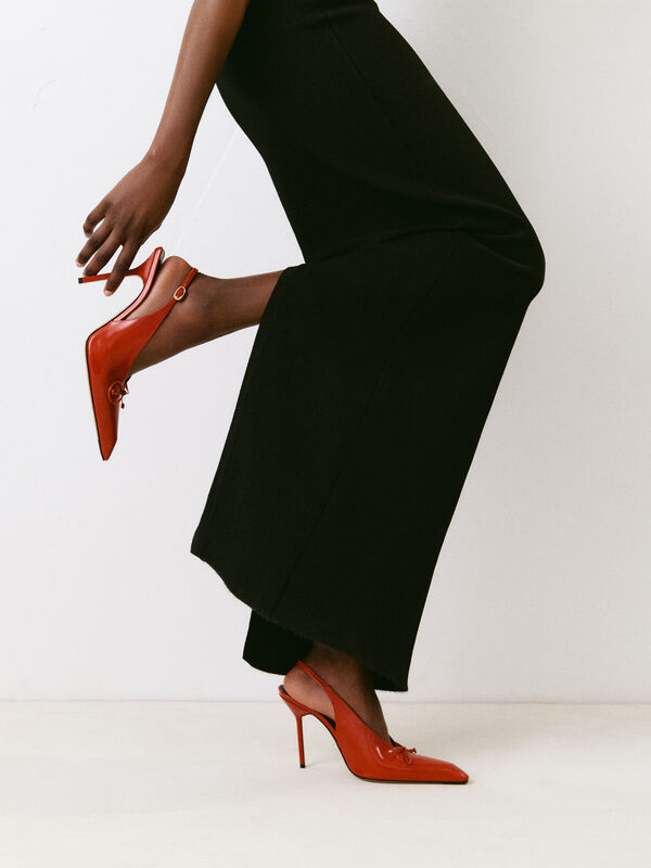 The high Cubisto حذاء بسير خلفي jacquemus the high cubisto حذاء بسير خلفي