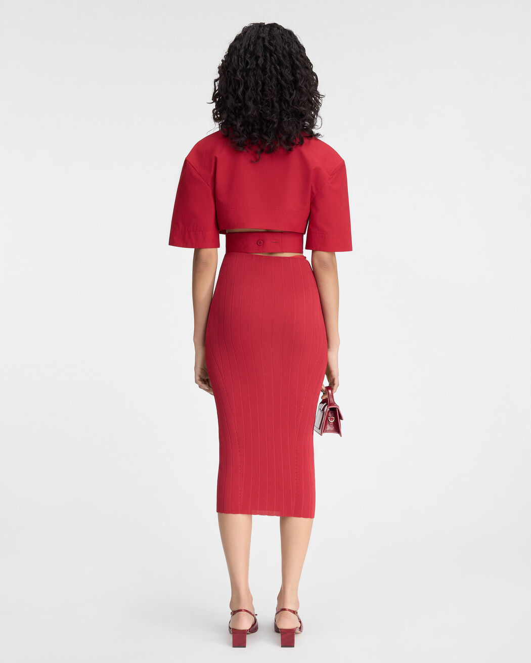 قميص La Chemise Courte Bari jacquemus قميص la chemise courte bari