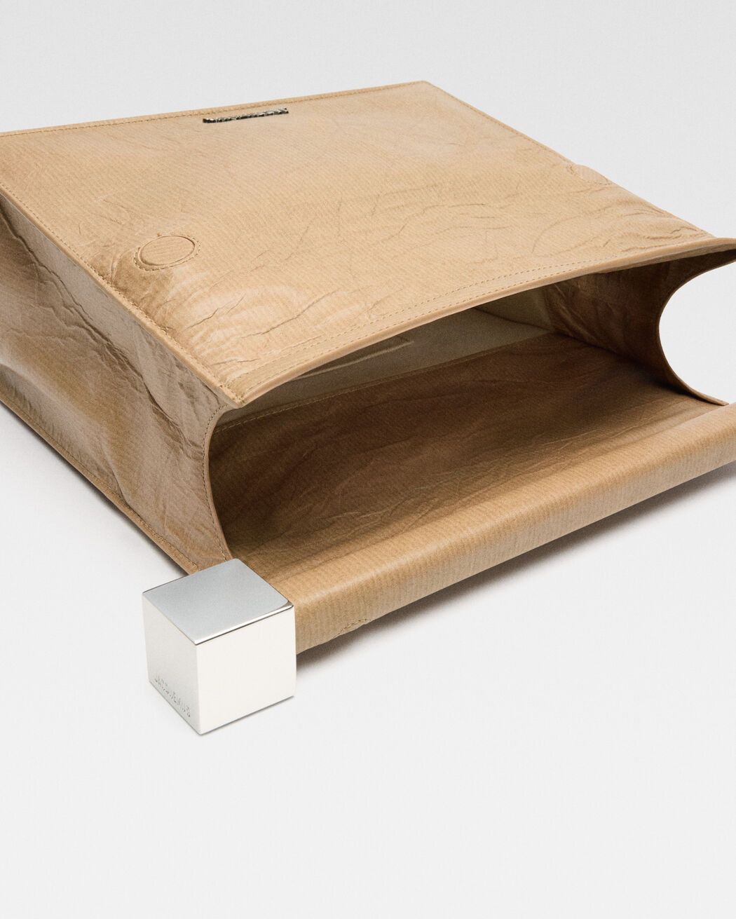 The Rond Carré clutch jacquemus the rond carr clutch