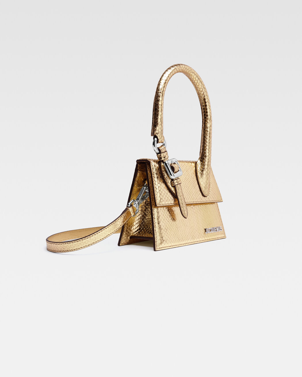 حقيبة The medium Chiquito with buckle jacquemus حقيبة the medium chiquito with buckle