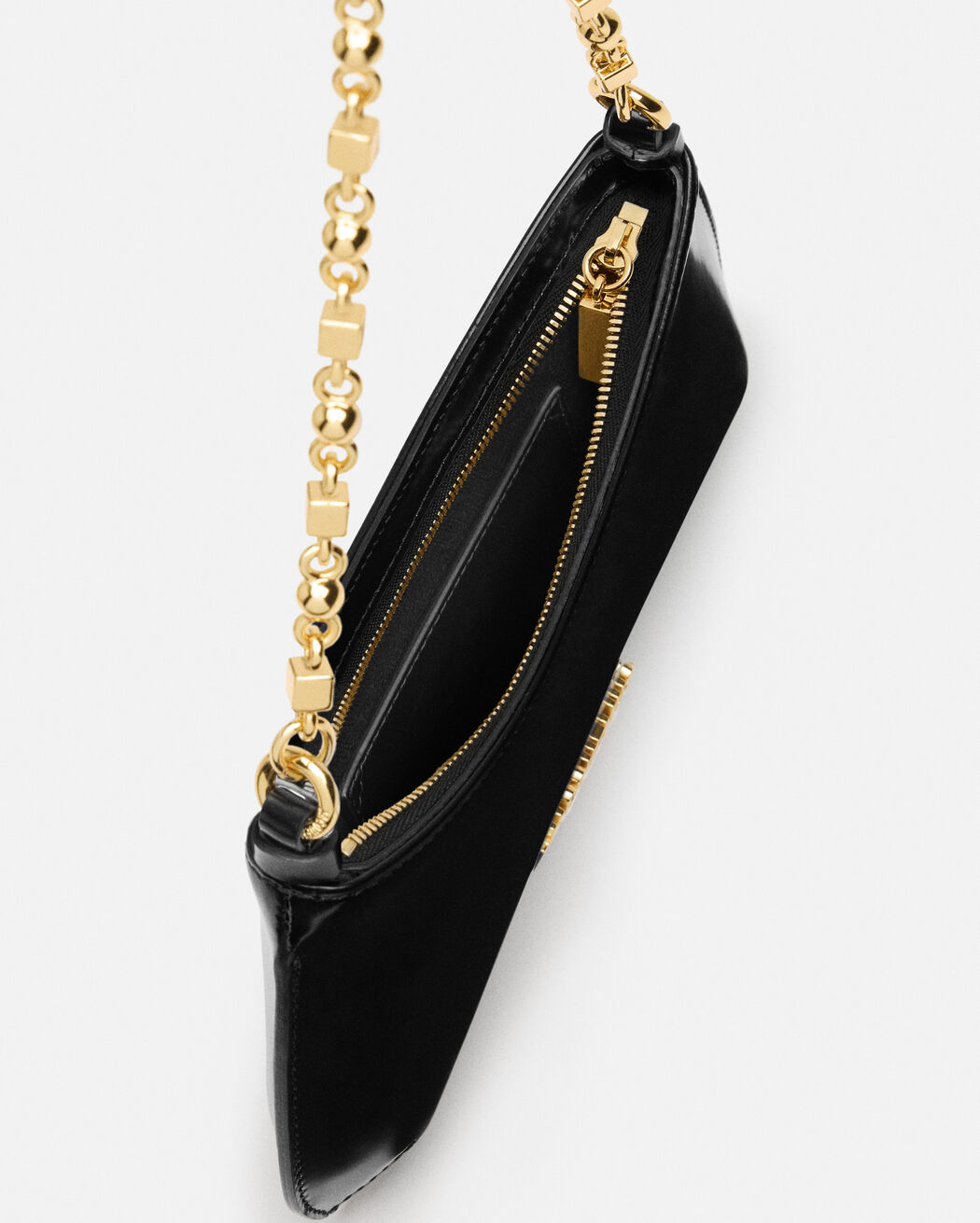 The small Bisou Chaine
jacquemus the small bisou chaine