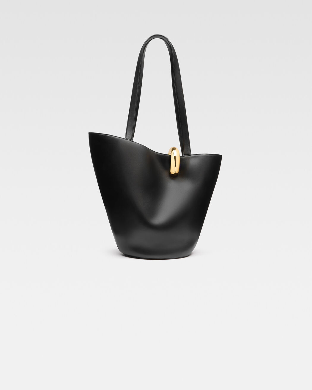 The medium Bambola jacquemus the medium bambola