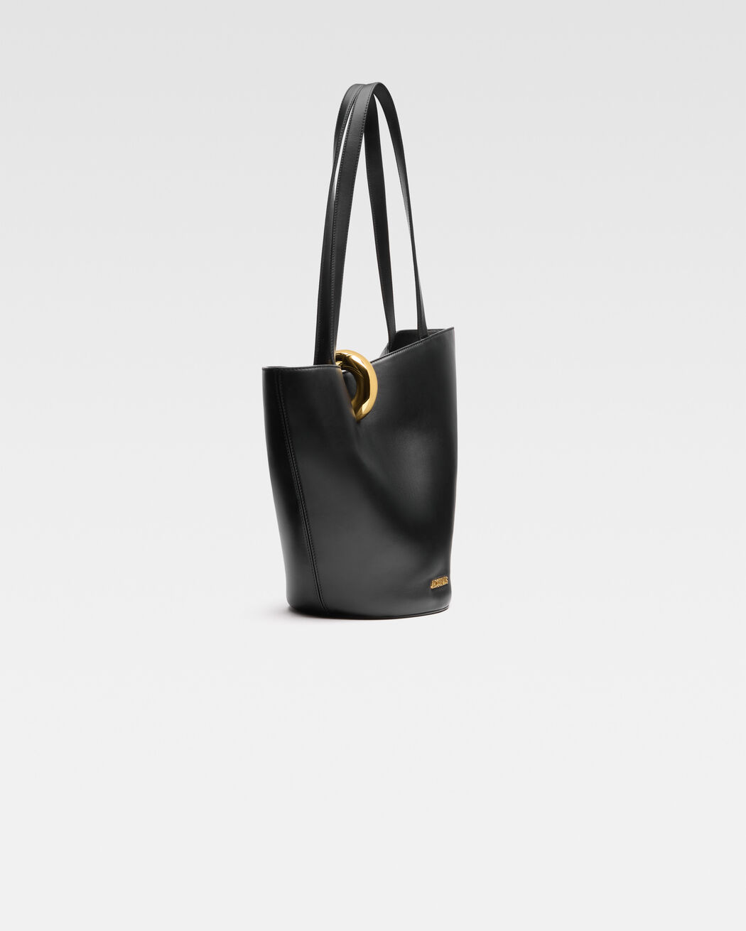 The medium Bambola jacquemus the medium bambola