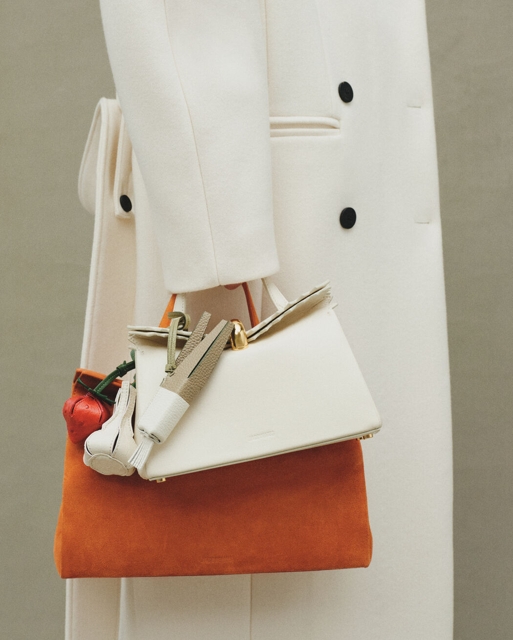 حلية الفراولة jacquemus حلية الفراولة