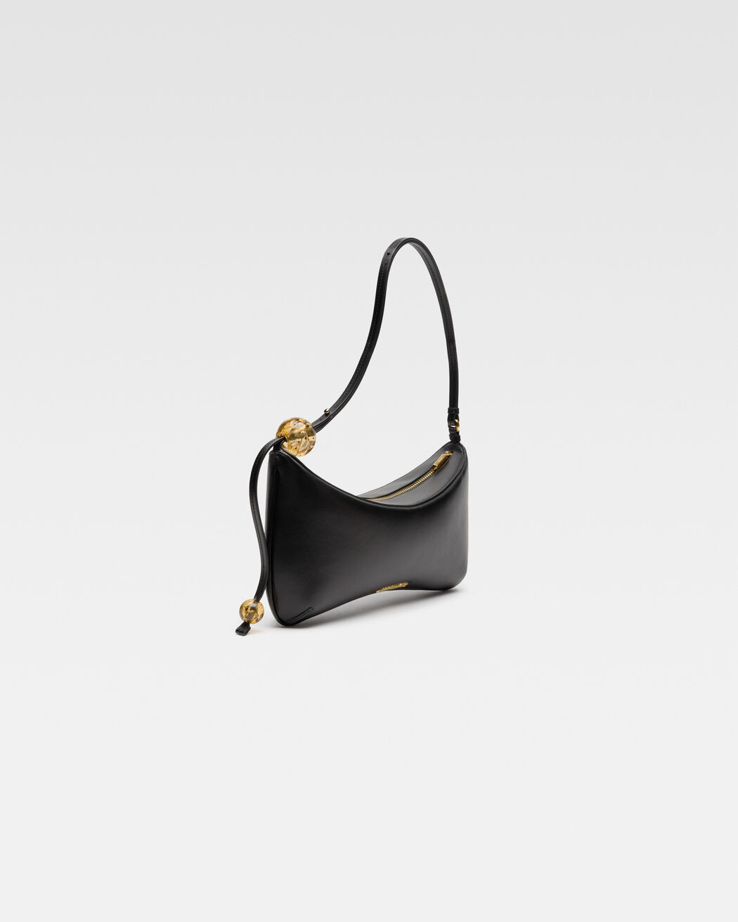 The large Bisou Perle حقيبة jacquemus the large bisou perle حقيبة