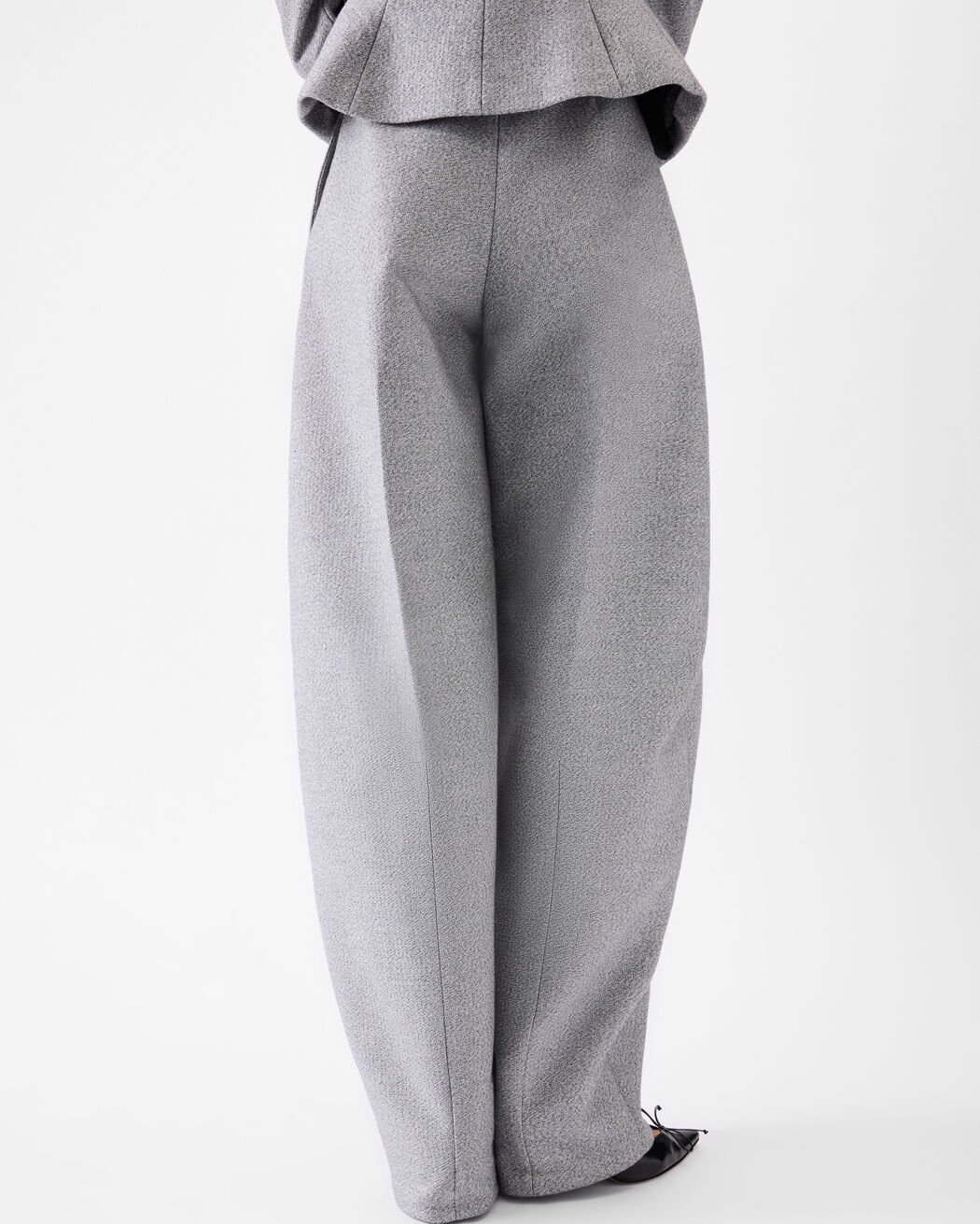 The Curvo pants jacquemus the curvo pants