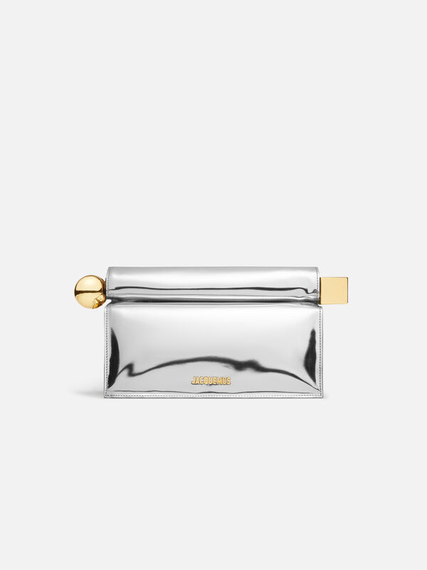 The Rond Carré clutch jacquemus the rond carr حقيبة