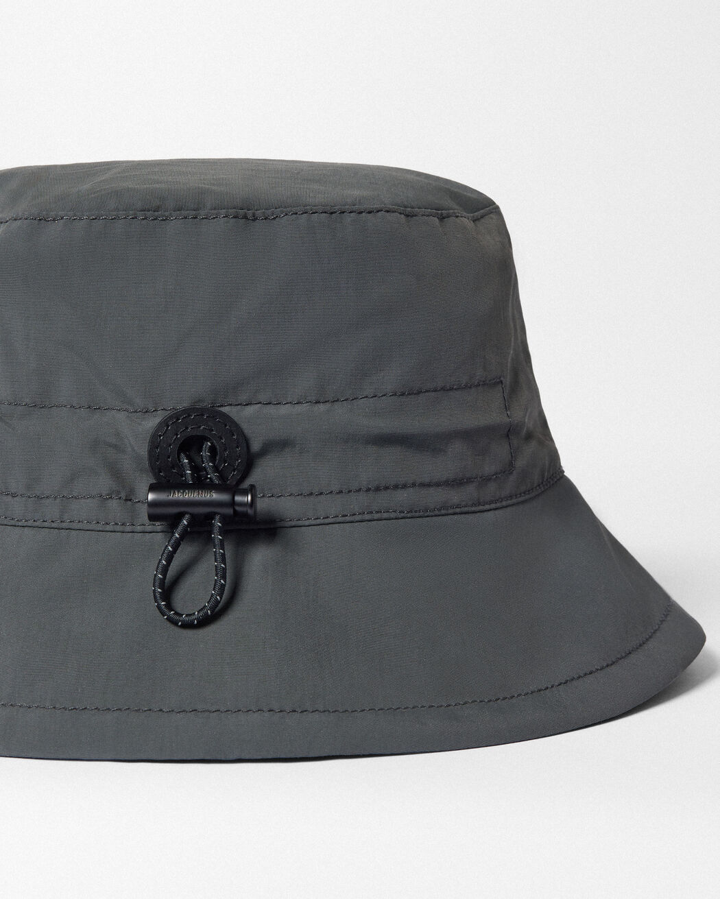 The Baluchon bucket hat
jacquemus the baluchon bucket hat