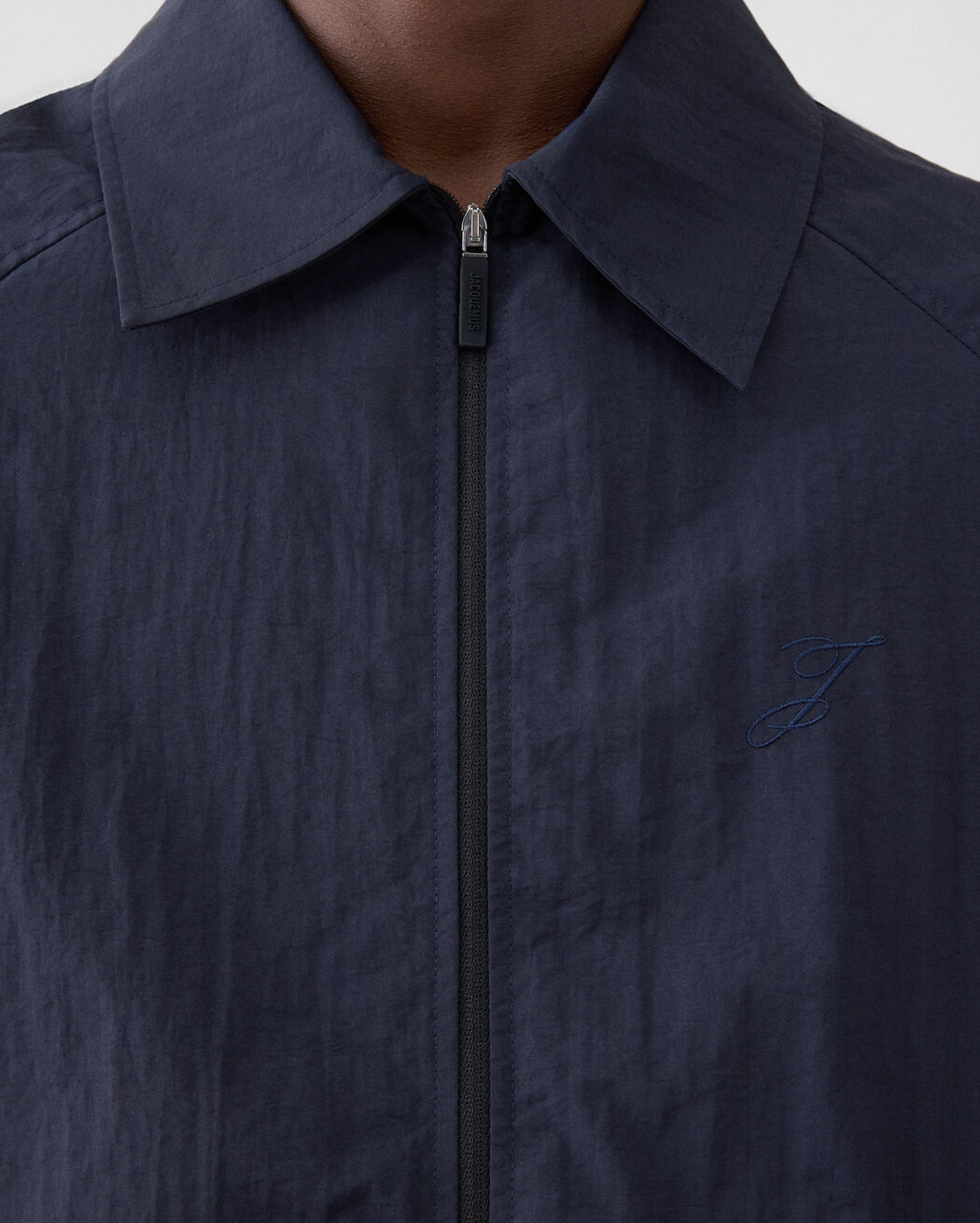 جاكيت ويندبريكر jacquemus جاكيت ويندبريكر