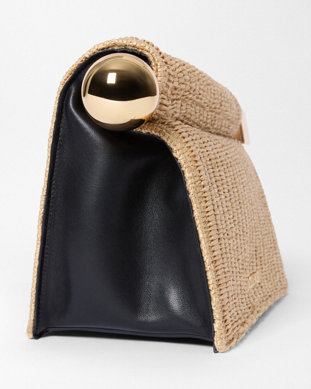 حقيبة كلاتش The Rond Carré jacquemus حقيبة كلاتش the rond carr