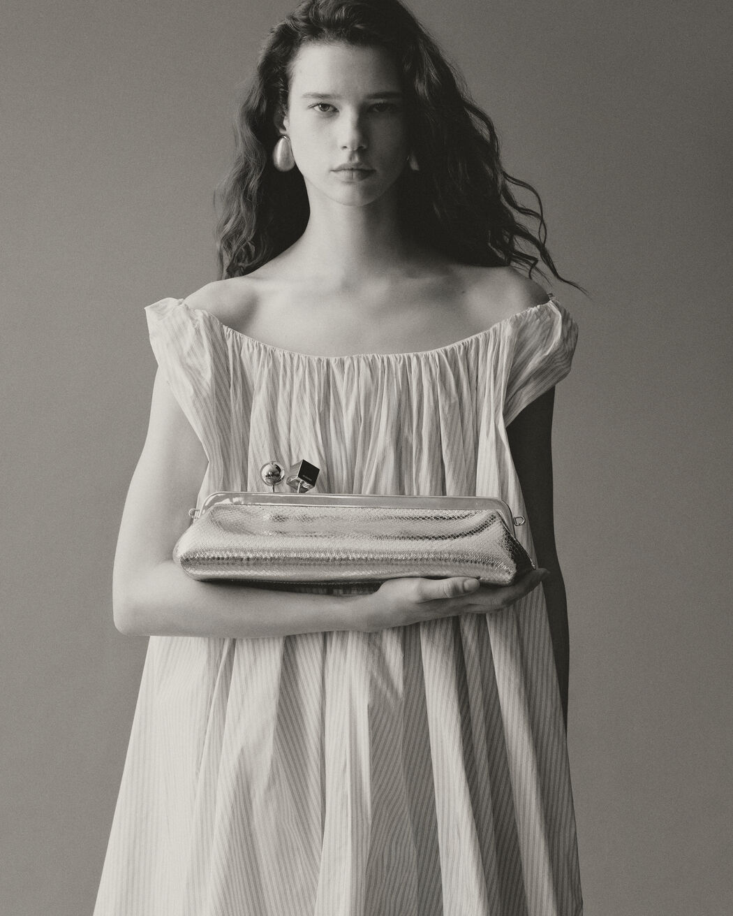 The Salon clutch jacquemus the salon clutch