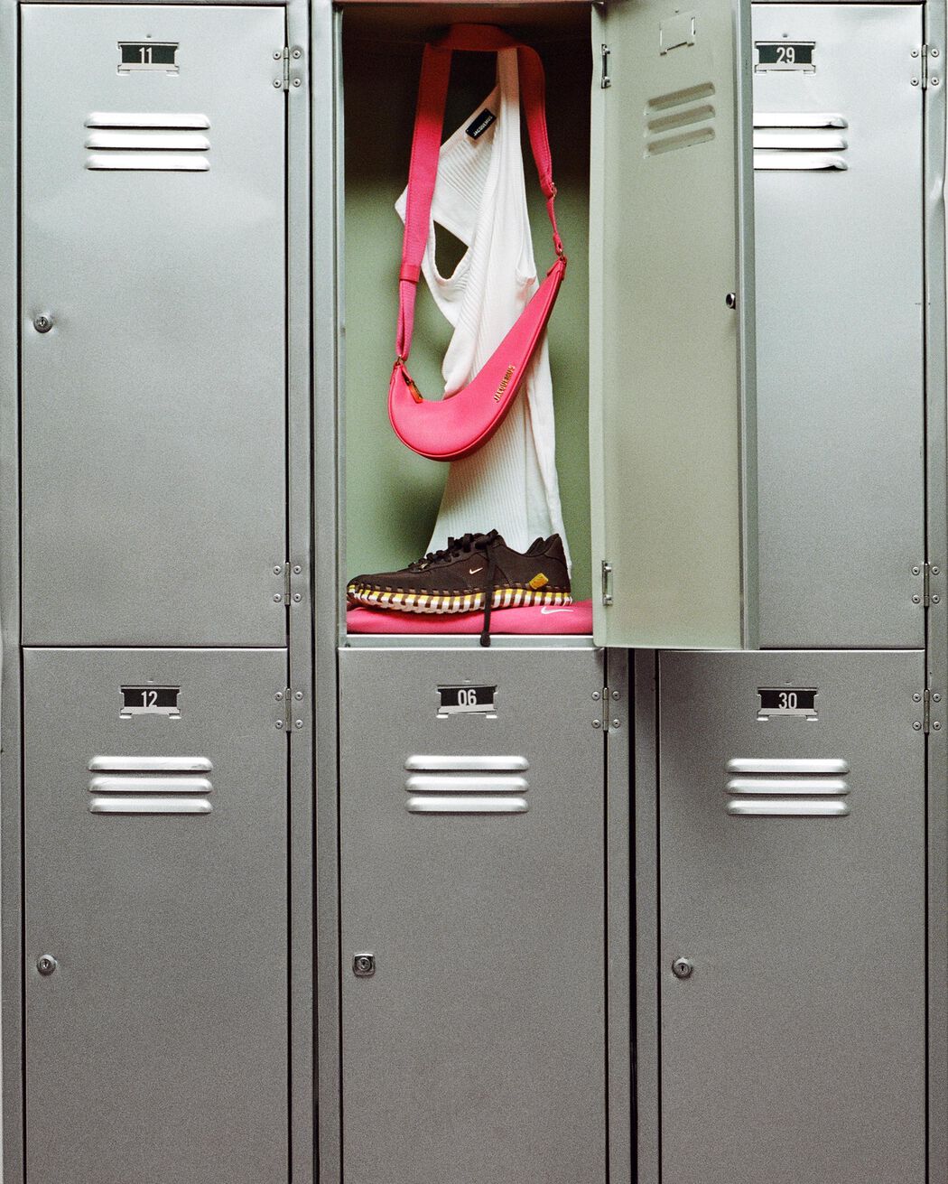 The Swoosh JACQUEMUS+NIKE bag the swoosh jacquemus nike bag