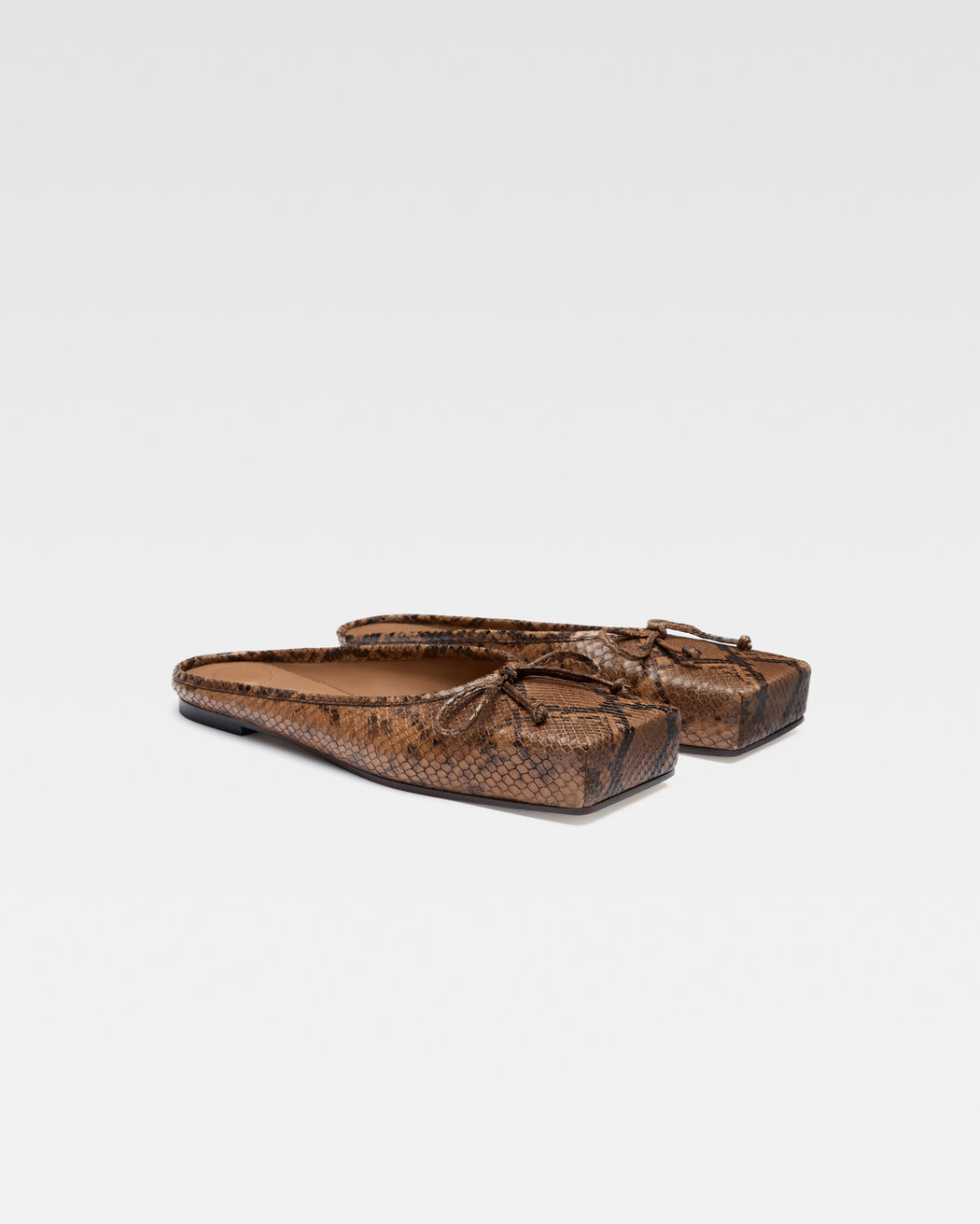 The flat Ballet حذاء jacquemus the flat ballet حذاء