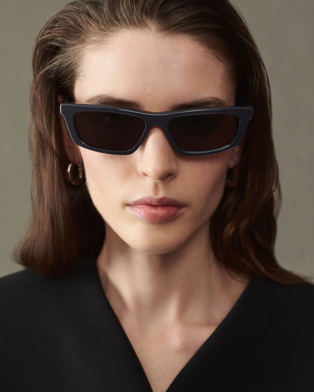 The Trapezi sunglasses
 jacquemus the trapezi sunglasses