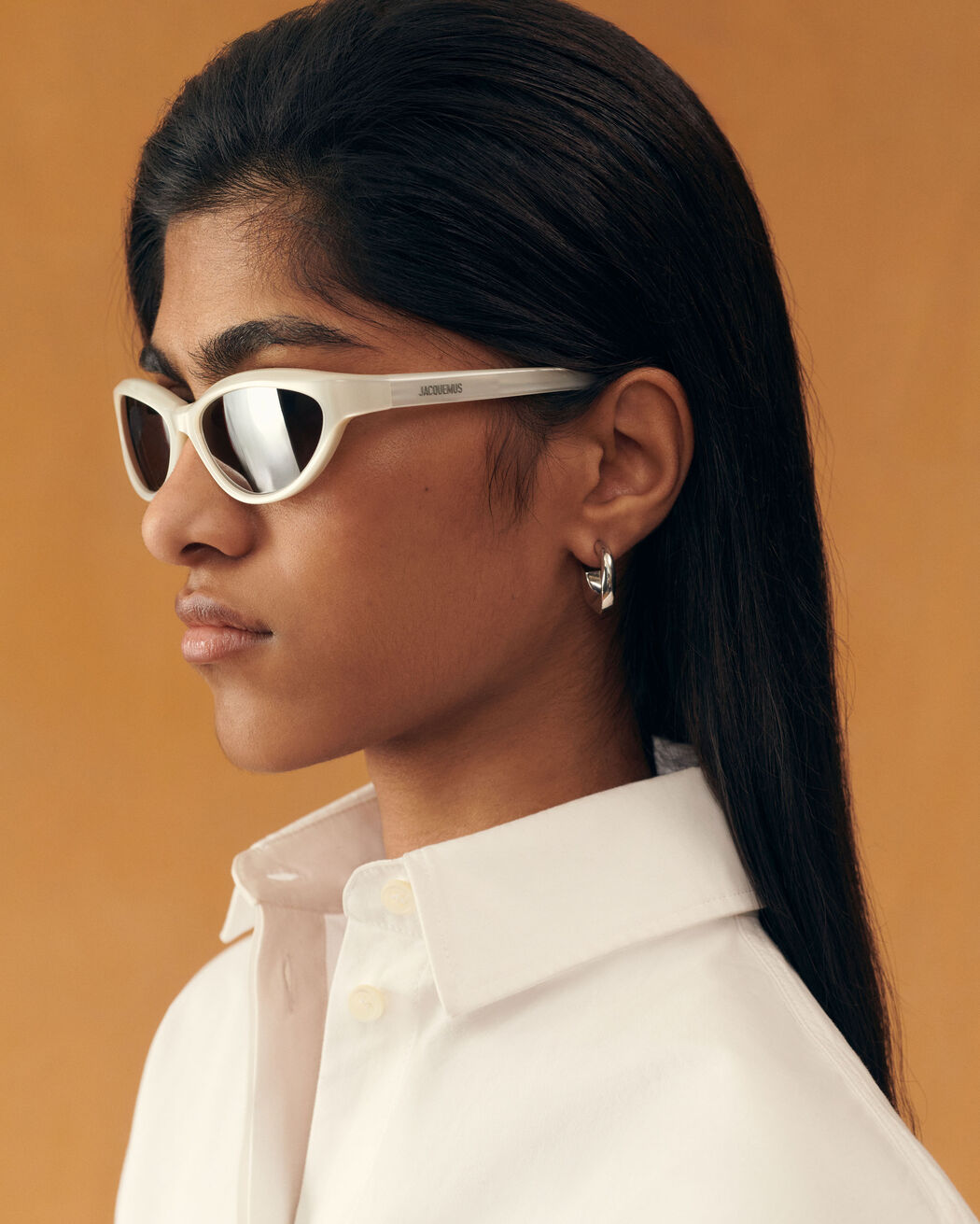 The Curvo sunglasses
 jacquemus the curvo sunglasses