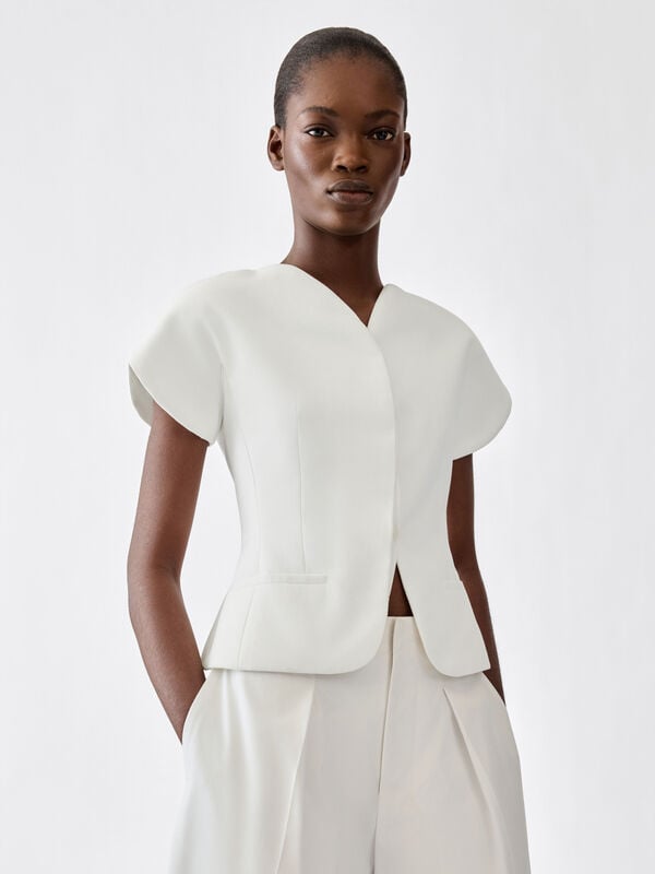 The Ovalo short-sleeve jacket jacquemus the ovalo short sleeve jacket