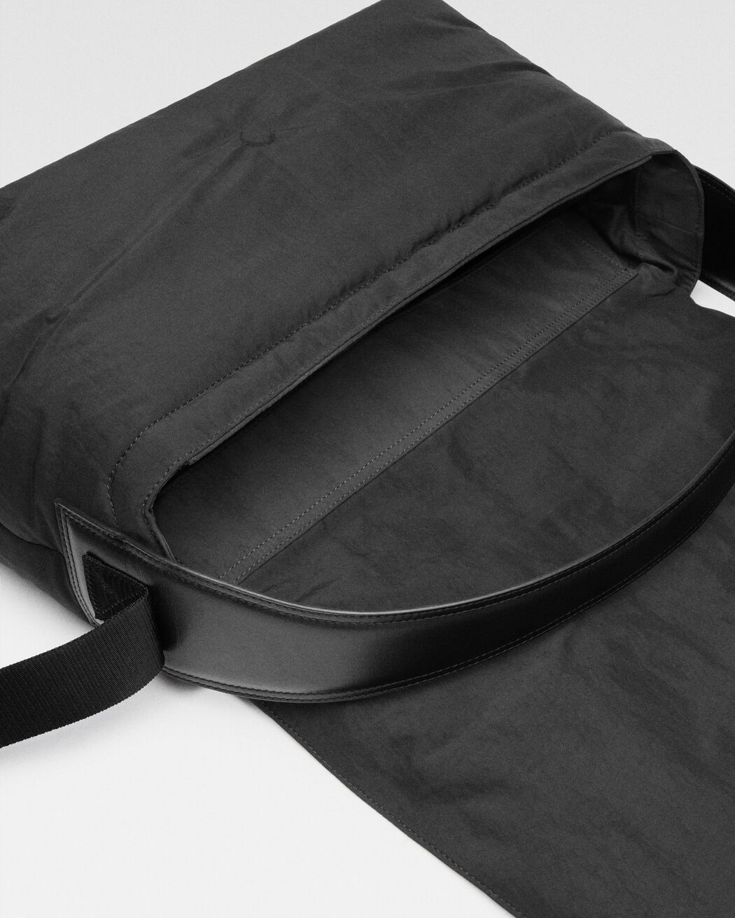 The Bambino messenger bag jacquemus the bambino messenger bag
