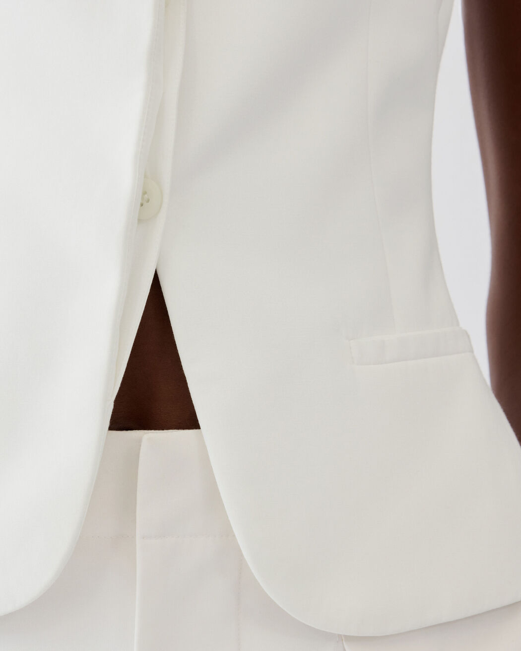 The Ovalo short-sleeve jacket jacquemus the ovalo short sleeve jacket