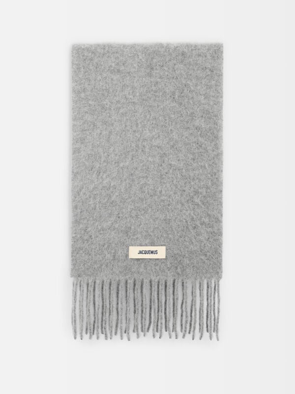 The Carro scarf jacquemus وشاح the carro