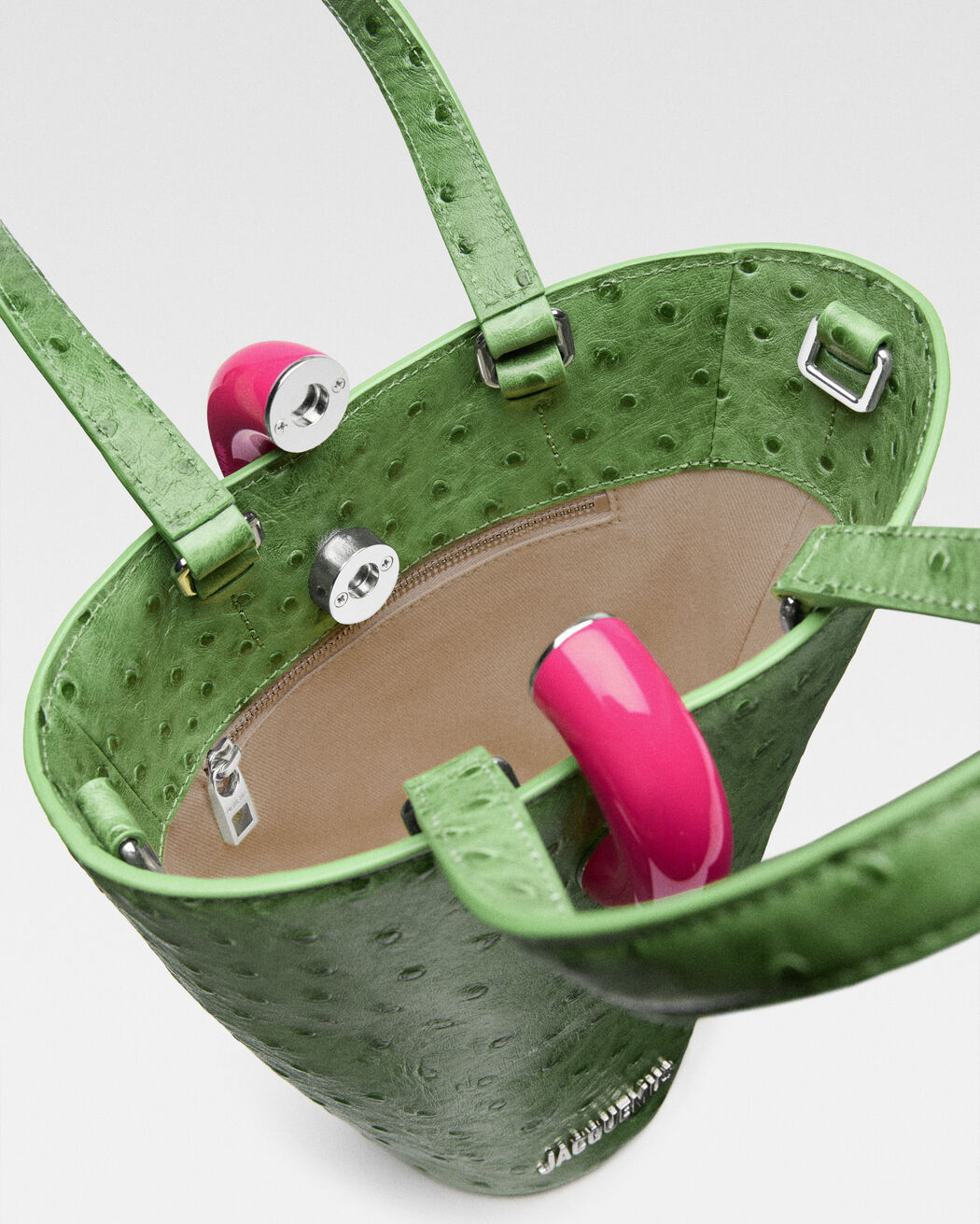 The small Bambola حقيبة jacquemus the small bambola حقيبة