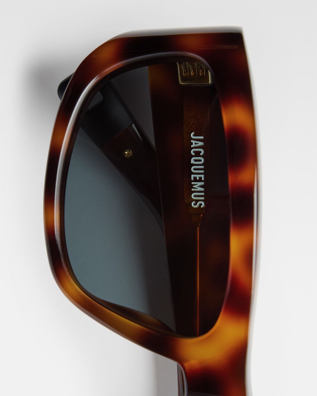 The Pilota sunglasses jacquemus the pilota sunglasses