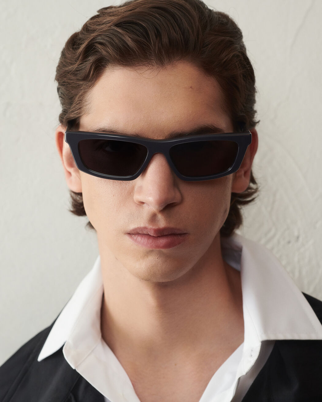 The Trapezi sunglasses
 jacquemus the trapezi sunglasses