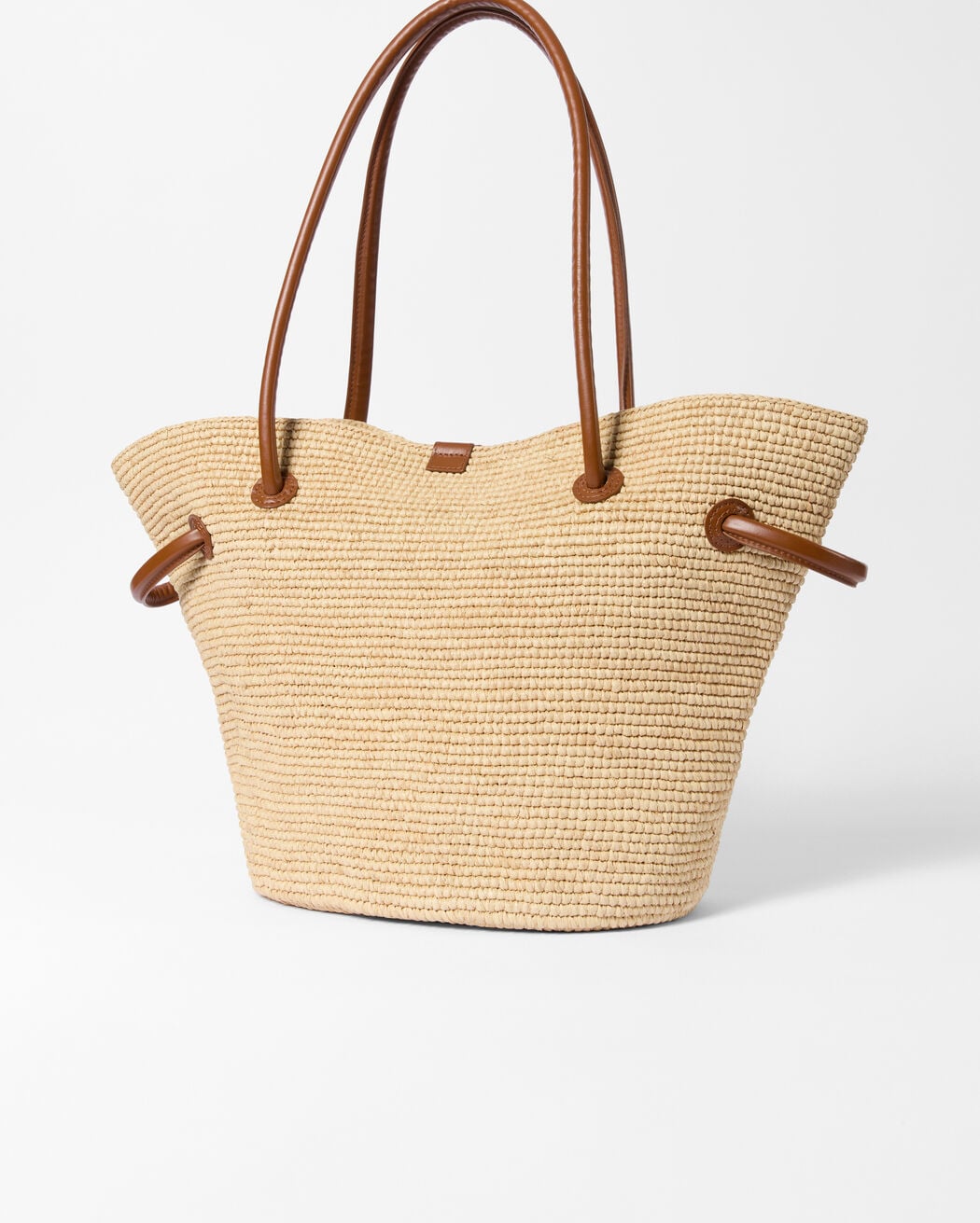 حقيبة بتصميم سلة The Turismo jacquemus حقيبة بتصميم سلة the turismo