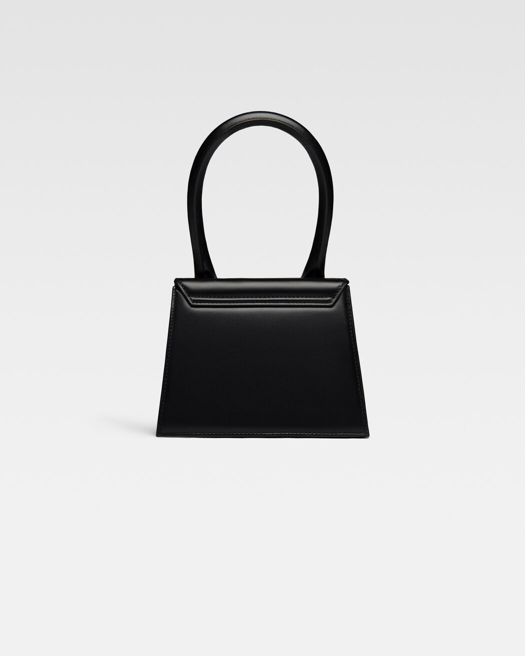 حقيبة The medium Chiquito jacquemus حقيبة the medium chiquito