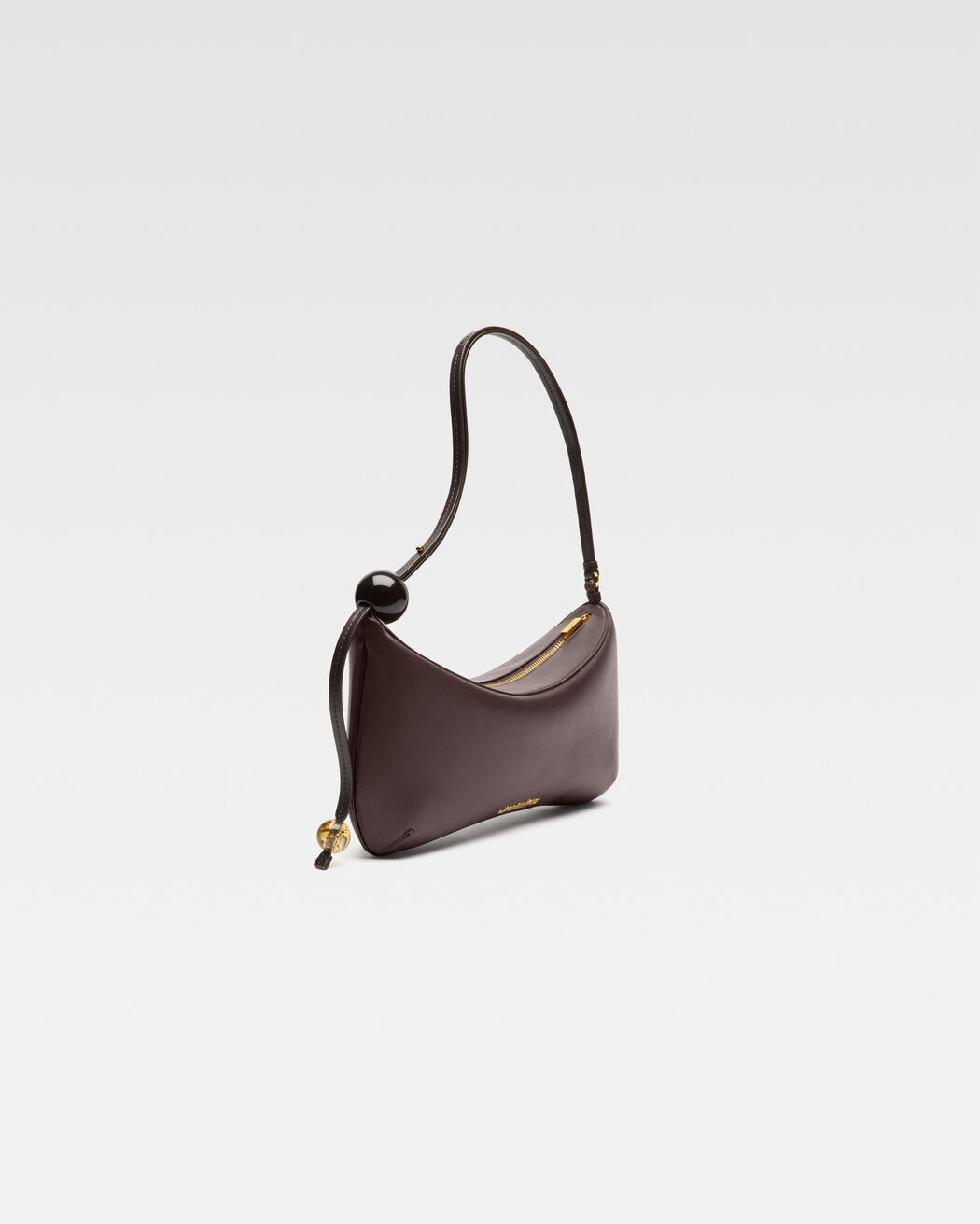 The large Bisou Perle حقيبة jacquemus the large bisou perle حقيبة