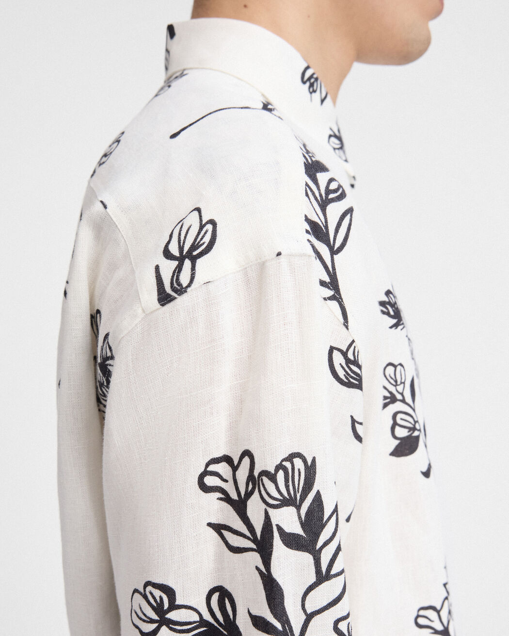 The Simon shirt قميص jacquemus the simon shirt قميص