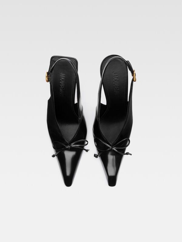 The high Cubisto حذاء بسير خلفي jacquemus صندل les slingbacks cubisto hautes