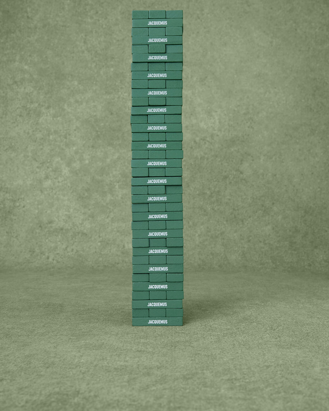 لعبة المكعبات La Tour jacquemus لعبة المكعبات la tour