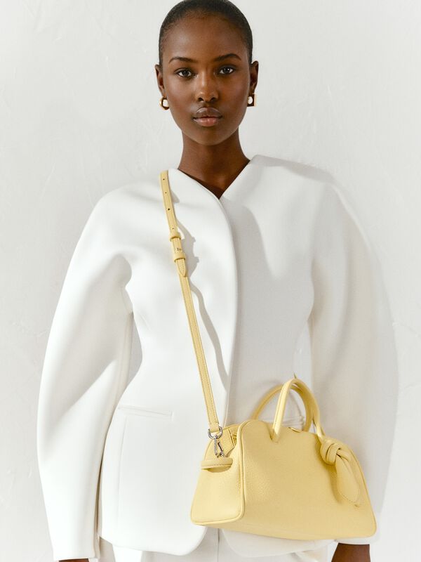 The small Turismo حقيبة jacquemus حقيبة le petit turismo