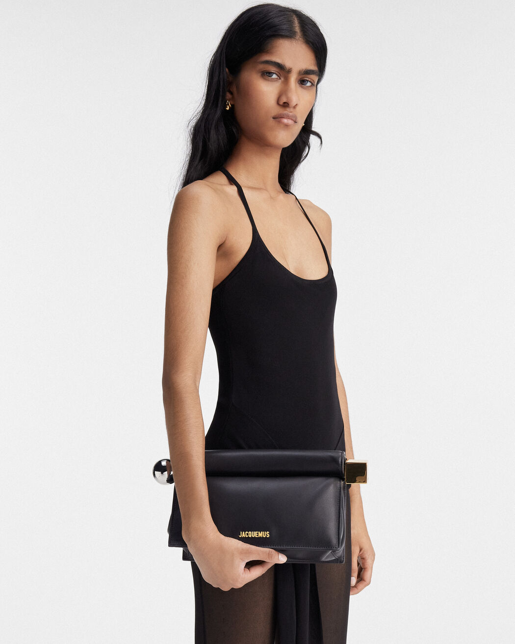 The Rond Carré clutch jacquemus the rond carr  clutch