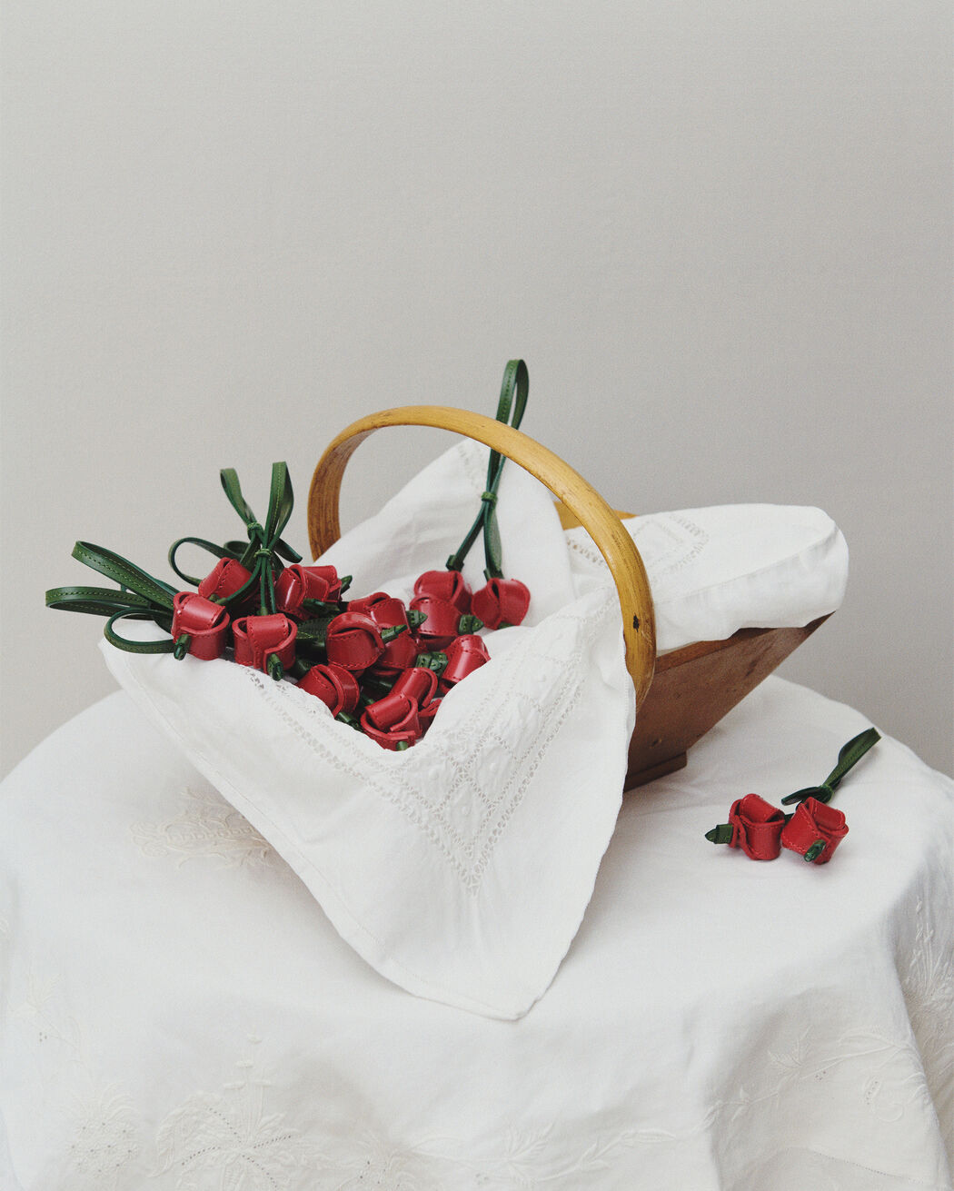 حلية الكرز jacquemus حلية الكرز