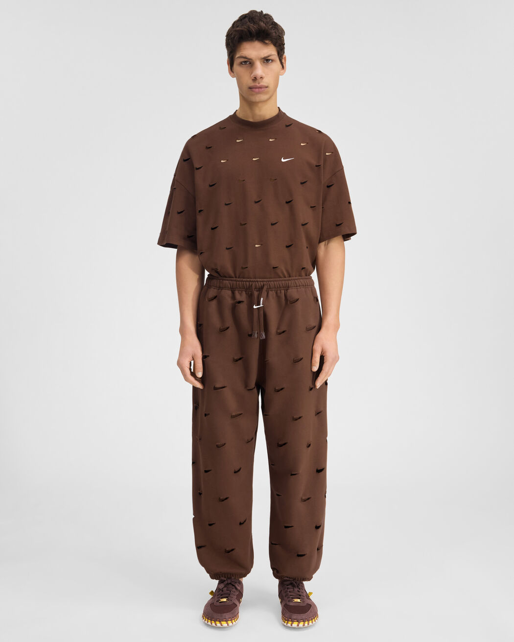 The Swoosh JACQUEMUS+NIKE track pants the swoosh jacquemus nike track pants