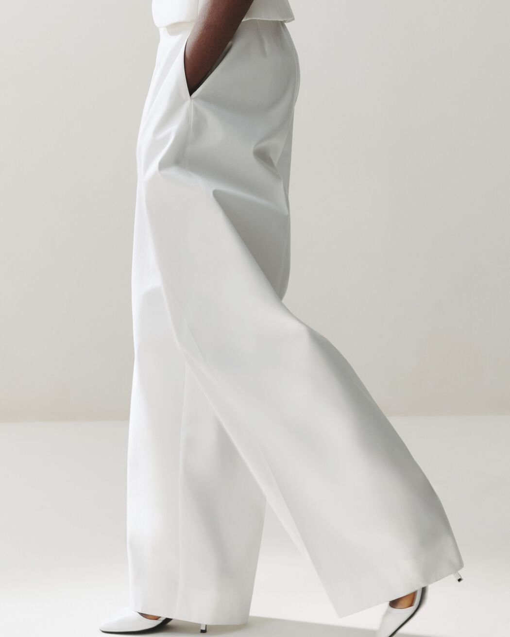 The Ovalo fluid pants jacquemus the ovalo fluid pants