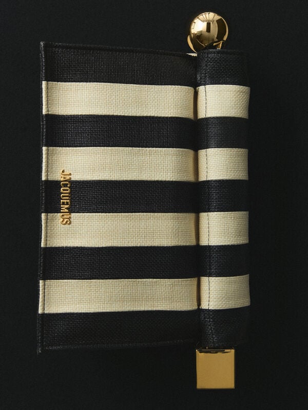 The Rond Carré clutch jacquemus حقيبة كلاتش the rond carr