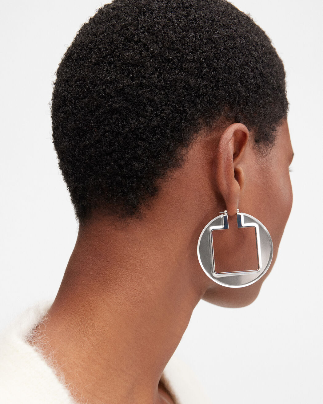 The Rond Carré hoops earrings jacquemus the rond carr hoops earrings