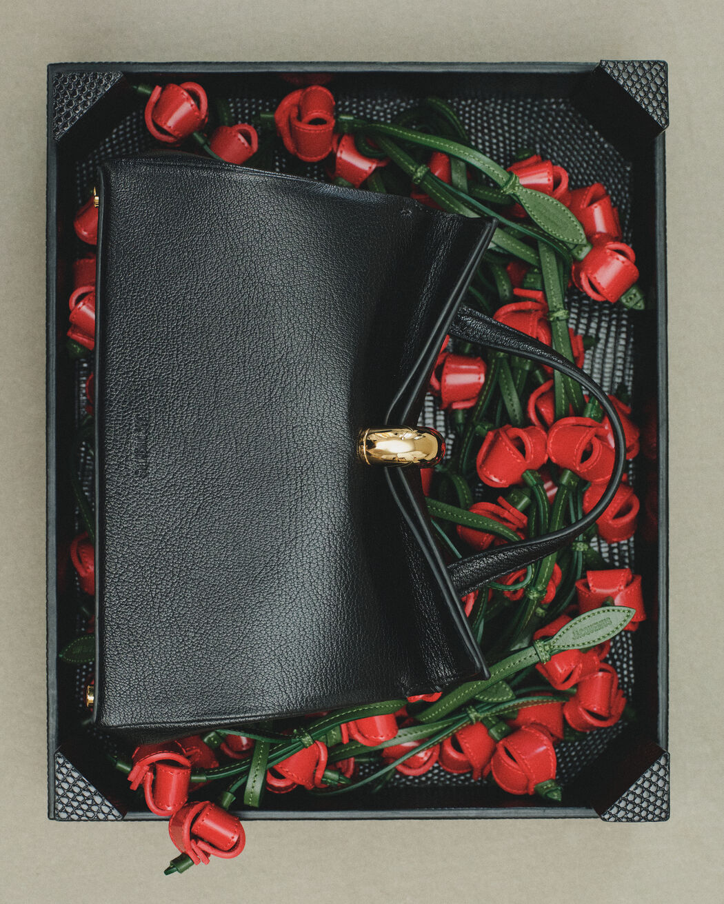 حلية الكرز jacquemus حلية الكرز