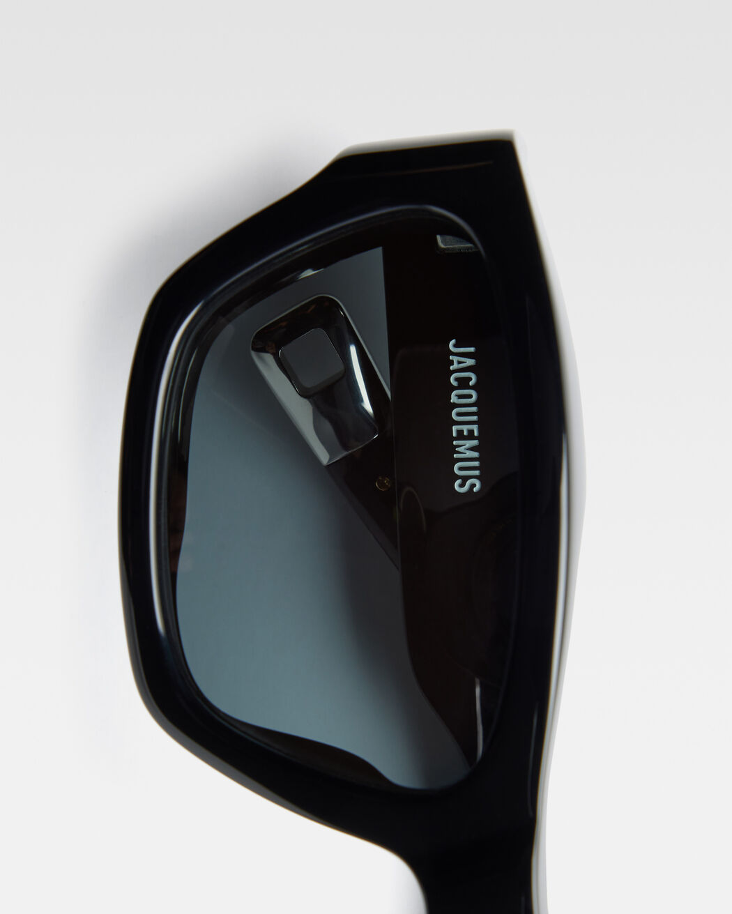 The Meridiano sunglasses jacquemus the meridiano sunglasses