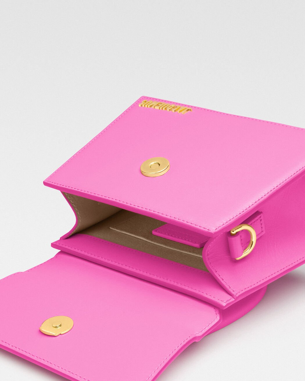 The medium Chiquito jacquemus the medium chiquito