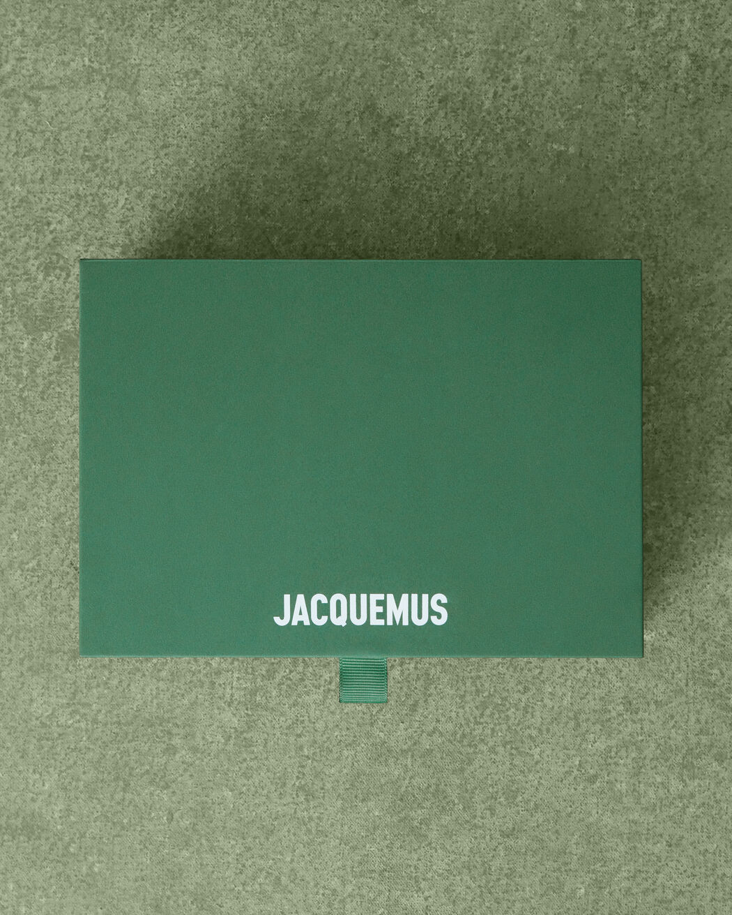 لعبة المكعبات La Tour jacquemus لعبة المكعبات la tour