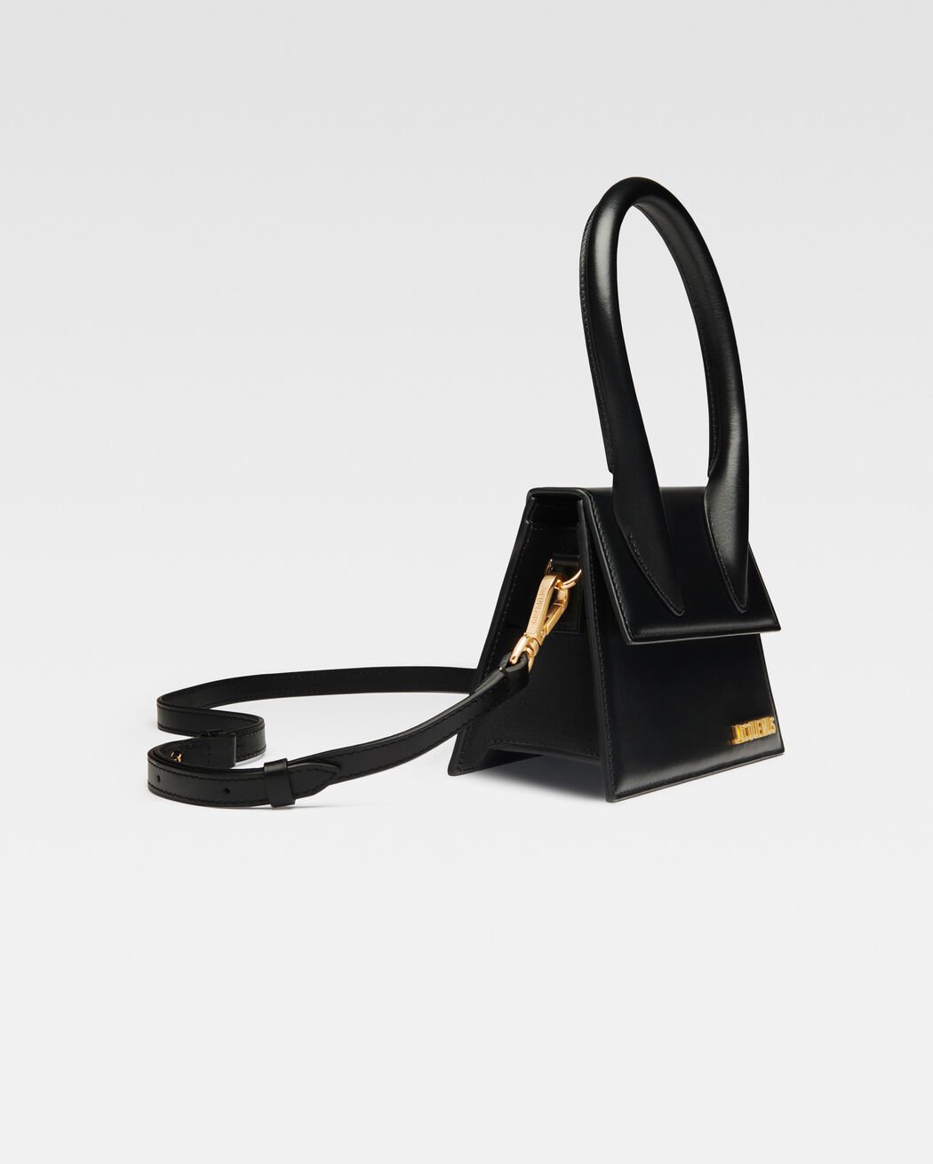 حقيبة The medium Chiquito jacquemus حقيبة the medium chiquito