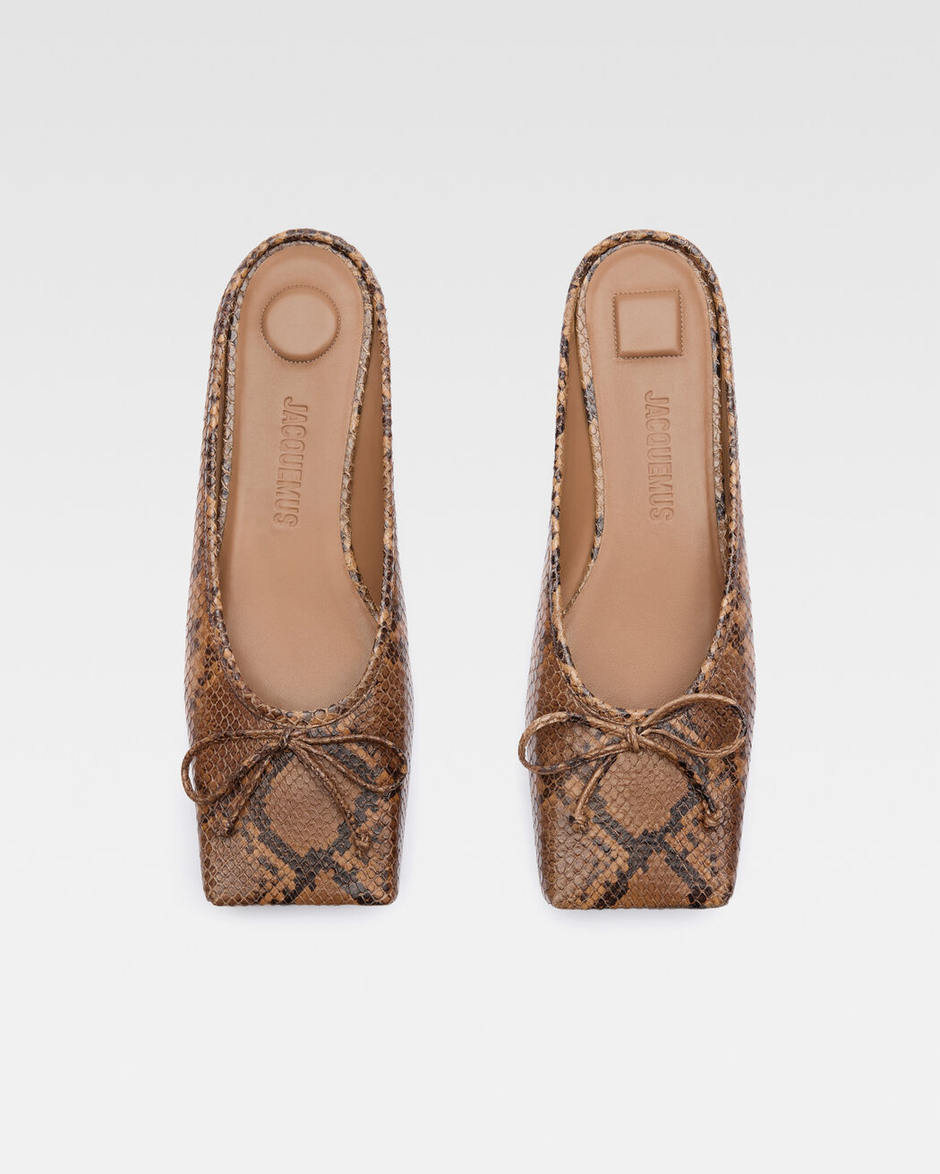 The flat Ballet حذاء jacquemus the flat ballet حذاء