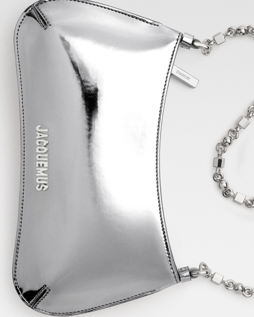 The small Bisou Chaine jacquemus the small bisou chaine