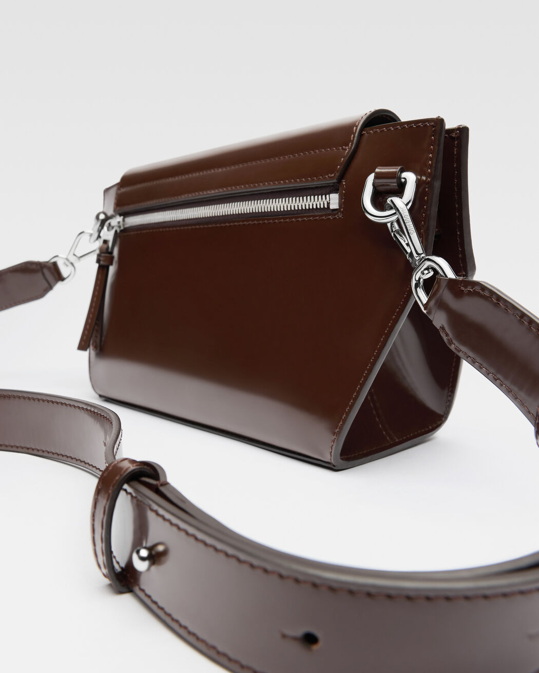 The Capri messenger bag jacquemus the capri messenger bag