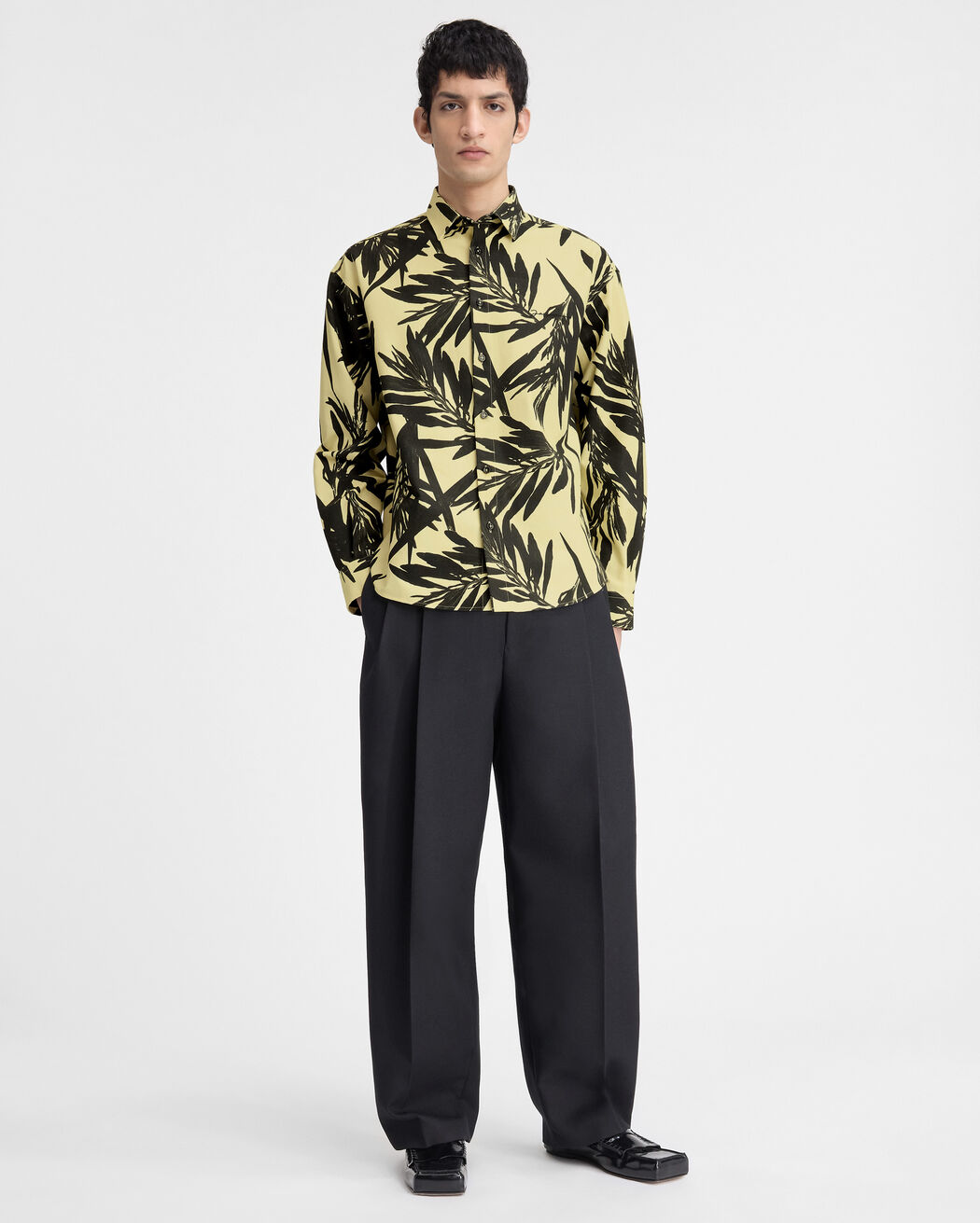 The Simon shirt قميص jacquemus the simon shirt قميص